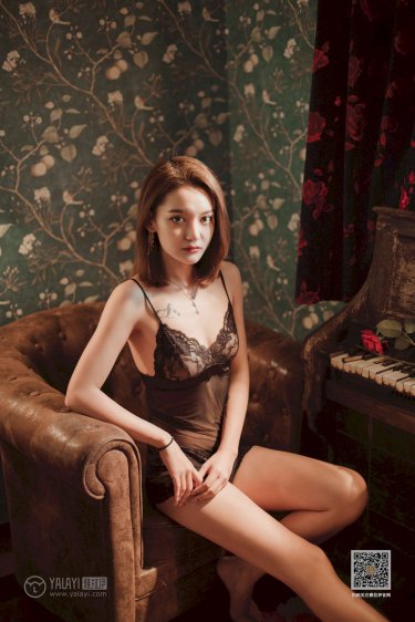 老师的丰满大乳奶