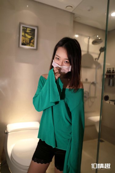 双龙每天都在挨龠中醒来